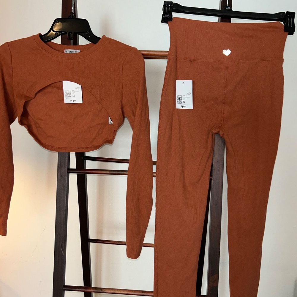 Matching Legging Set - Picture 3 of 5
